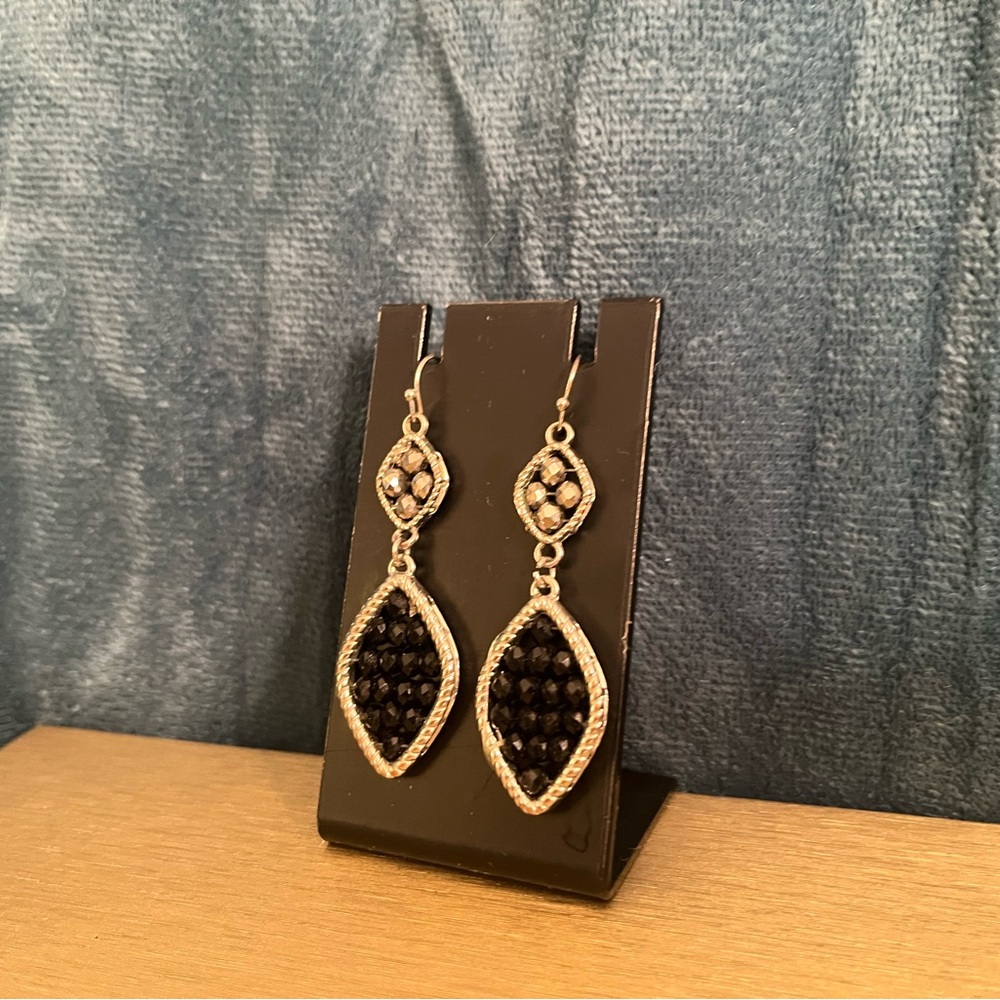 Black Faceted Stone Drop Earrings Silver Tone Evening Sparkle - Picture 3 of 3